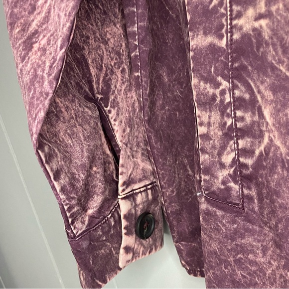 Zenana oversized acid washed shacket. Size medium - Picture 4 of 6